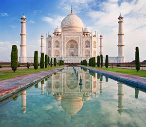Delhi - Agra (Approx. 250 Km , 6 Hrs )