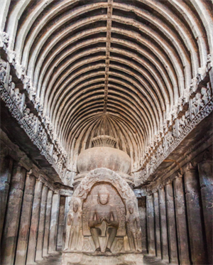 Delhi – Aurangabad (Flight: 1h 55m)