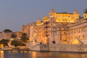 Jaipur → Udaipur (Approx. 395 KM / 7 Hours )