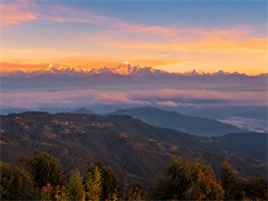 Nagarkot(32 km/1.5 hours)-Patan Durbar Square( 10 km/35 minutes)-Boudhanath Stupa(7 km/25-30 minutes)-Kathmandu