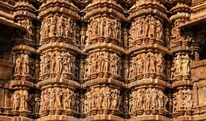 Varanasi-Khajuraho(400 Km/8 Hrs)