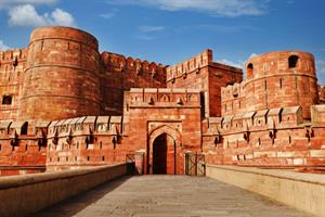 Agra-Jaipur (250 km/ 5 Hrs)